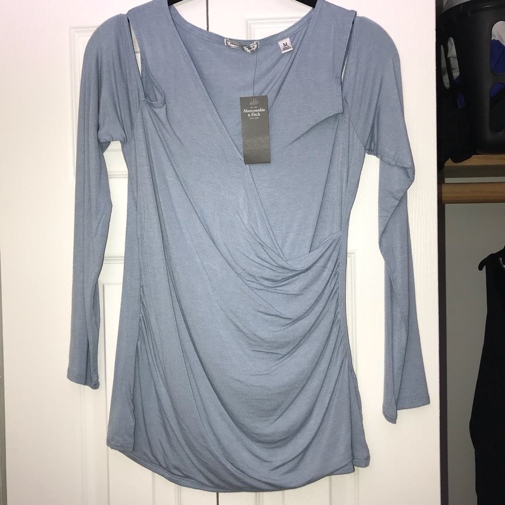 2 ABERCROMBIE & FITCH peek a boo SHOULDER TOPS